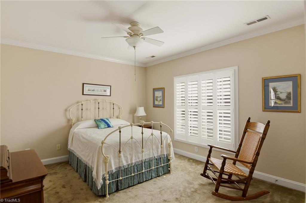 5587 Foxgate Circle, Winston-Salem