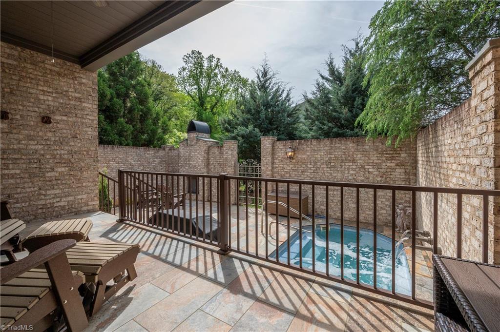 4090 Carriage Manor Cove, Winston-Salem