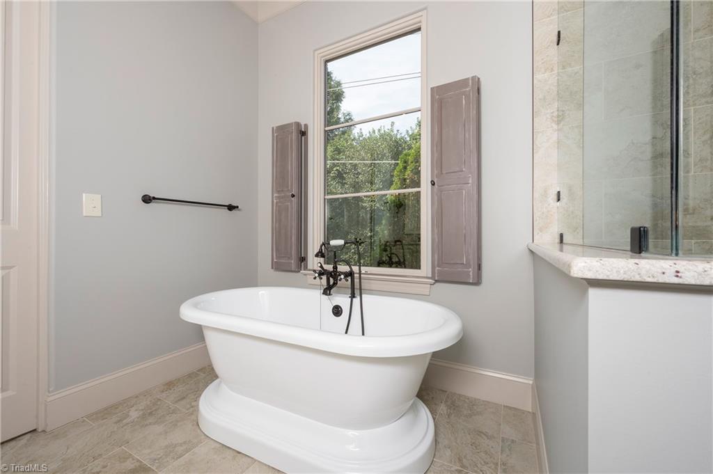 4090 Carriage Manor Cove, Winston-Salem