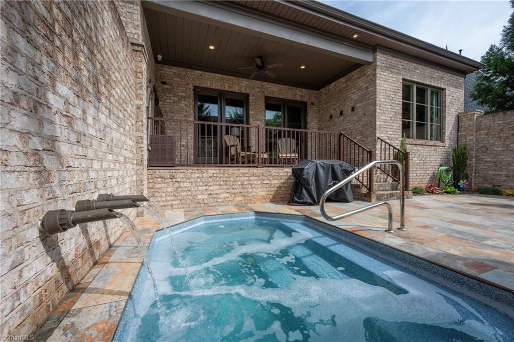 4090 Carriage Manor Cove, Winston-Salem