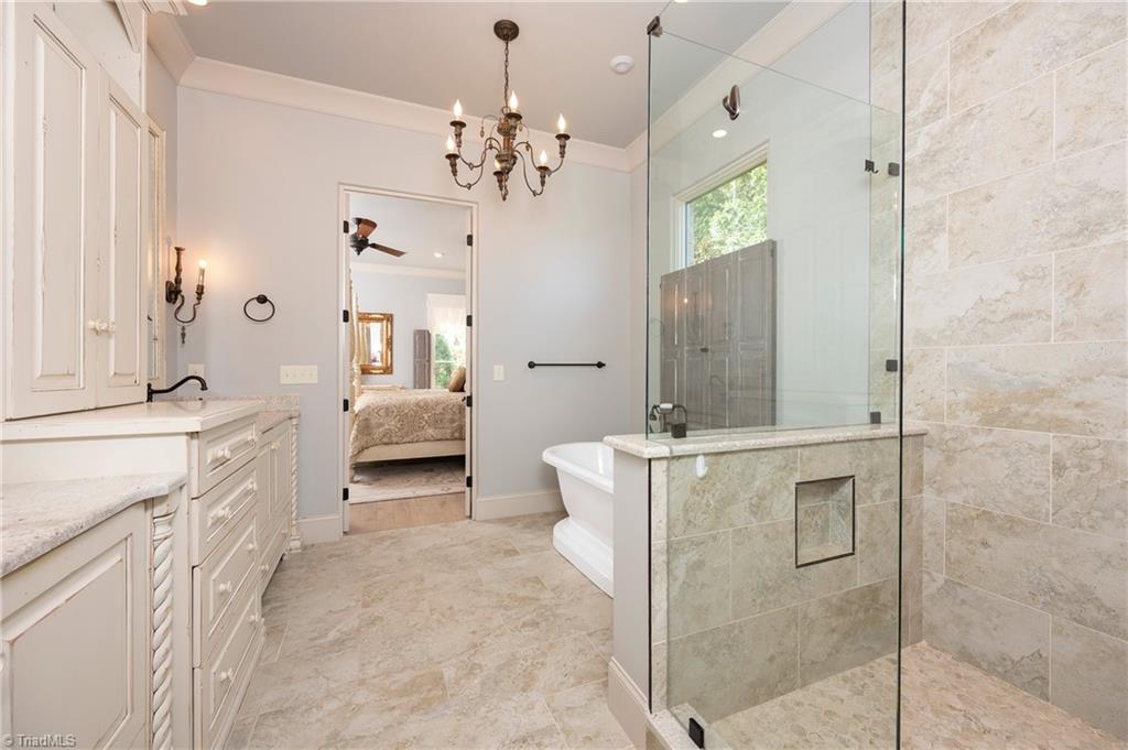 4090 Carriage Manor Cove, Winston-Salem
