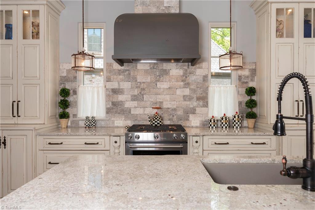 4090 Carriage Manor Cove, Winston-Salem