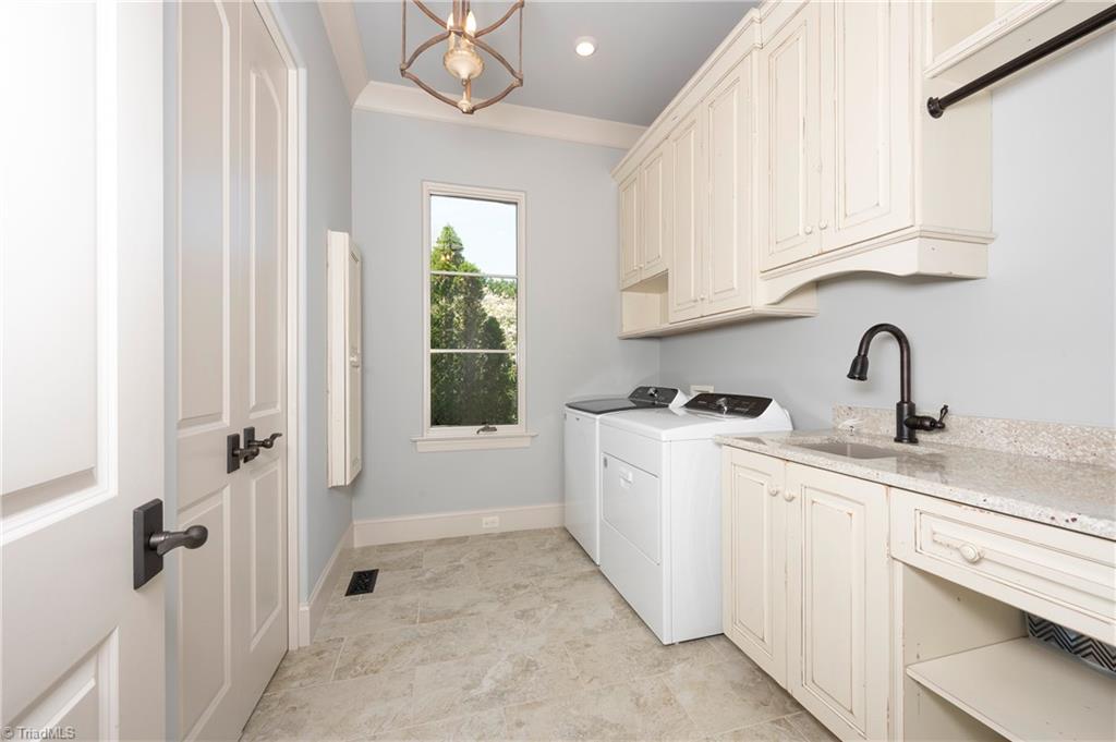4090 Carriage Manor Cove, Winston-Salem
