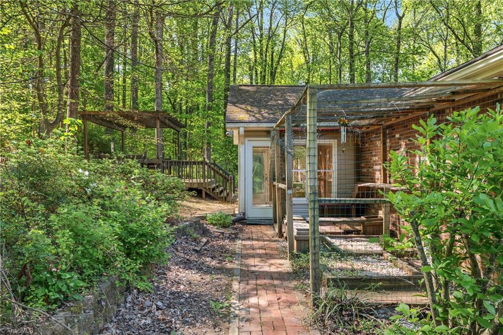 457 Valleymeade Drive