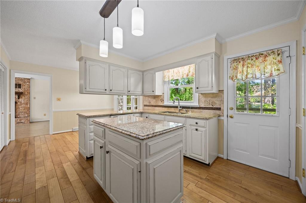 105 Quakerwood Drive