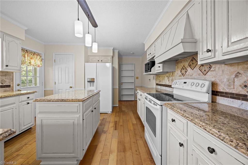 105 Quakerwood Drive
