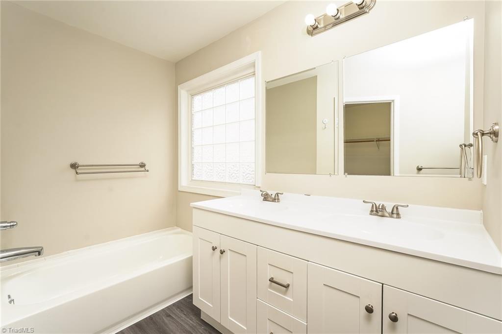 1884 Denise Lane, Winston-Salem