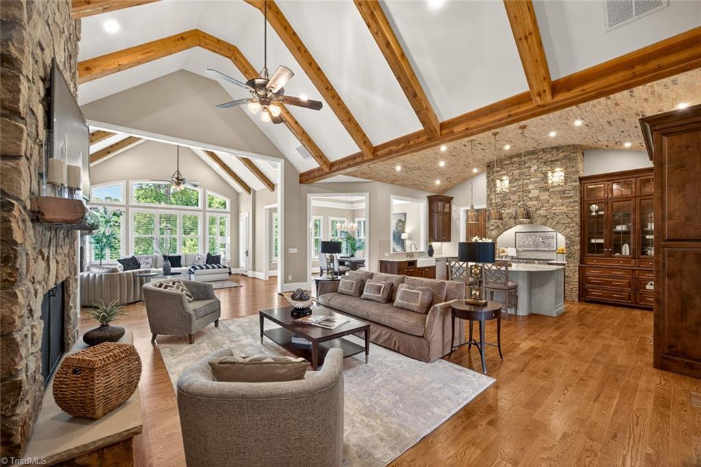7955 Valleyview Drive