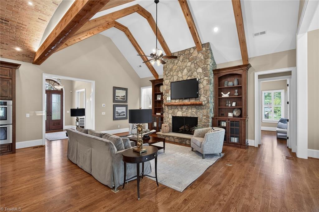 7955 Valleyview Drive