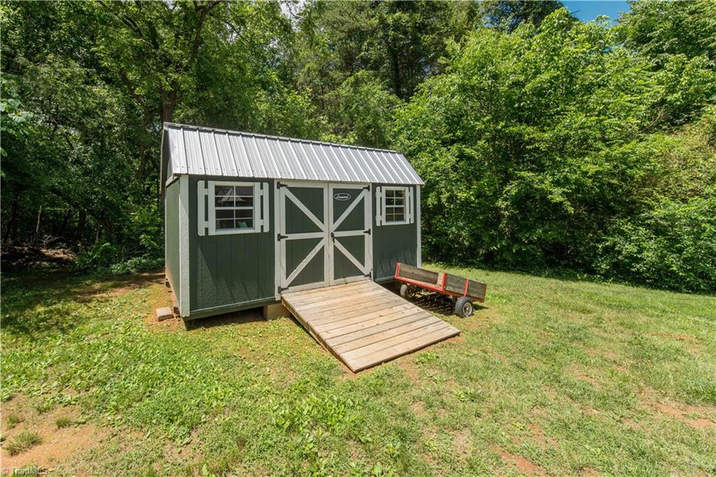 2186 Vienna Dozier Road