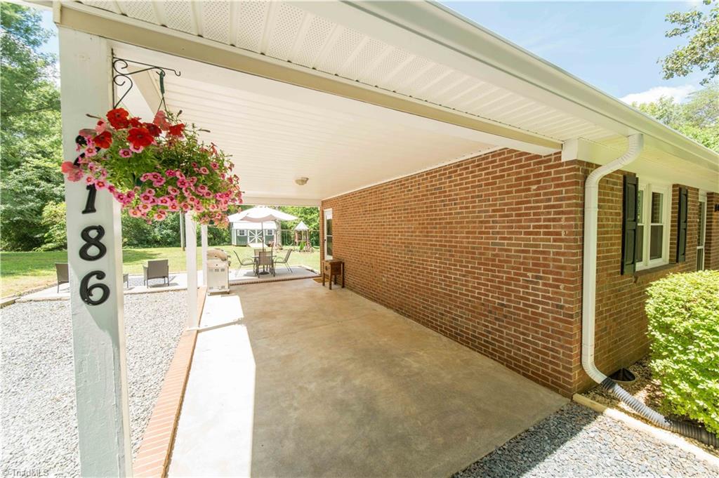 2186 Vienna Dozier Road