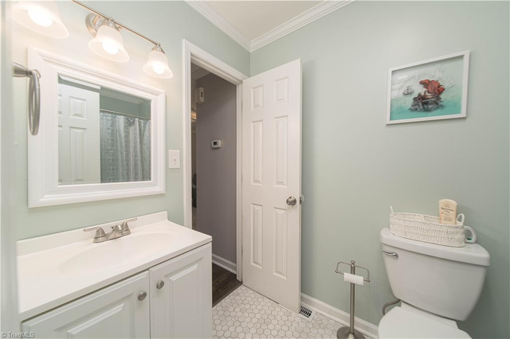 2186 Vienna Dozier Road