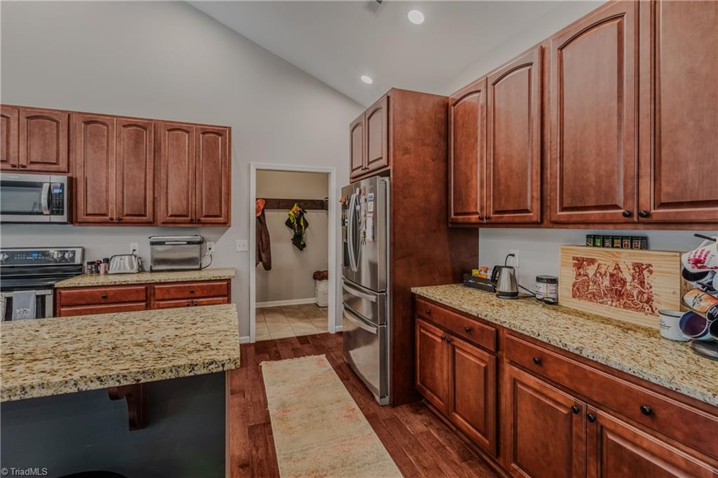 9637 Creek Farm Road