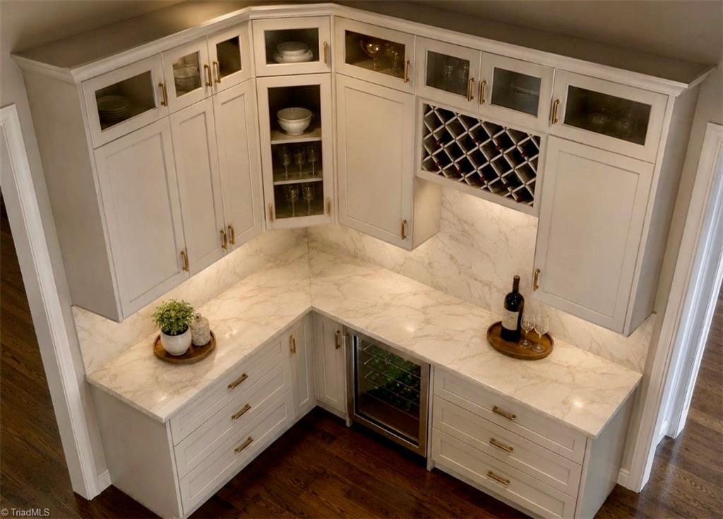 324 NW Banbury Road, Winston-Salem