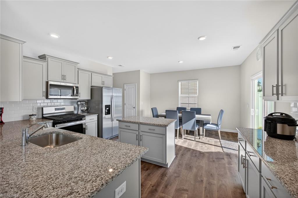3208 Highlander Point