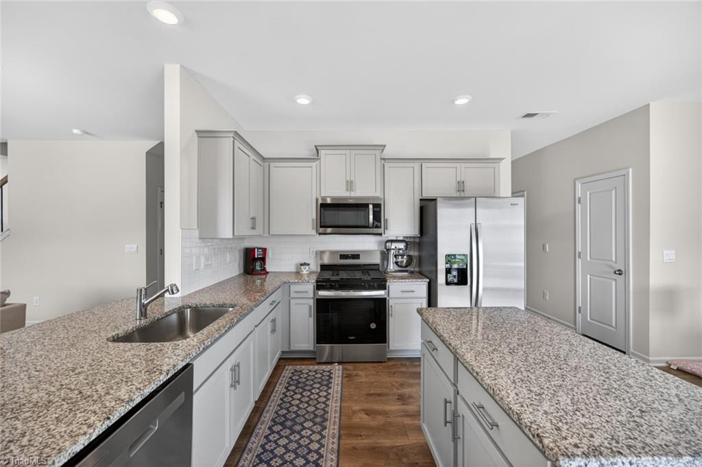 3208 Highlander Point