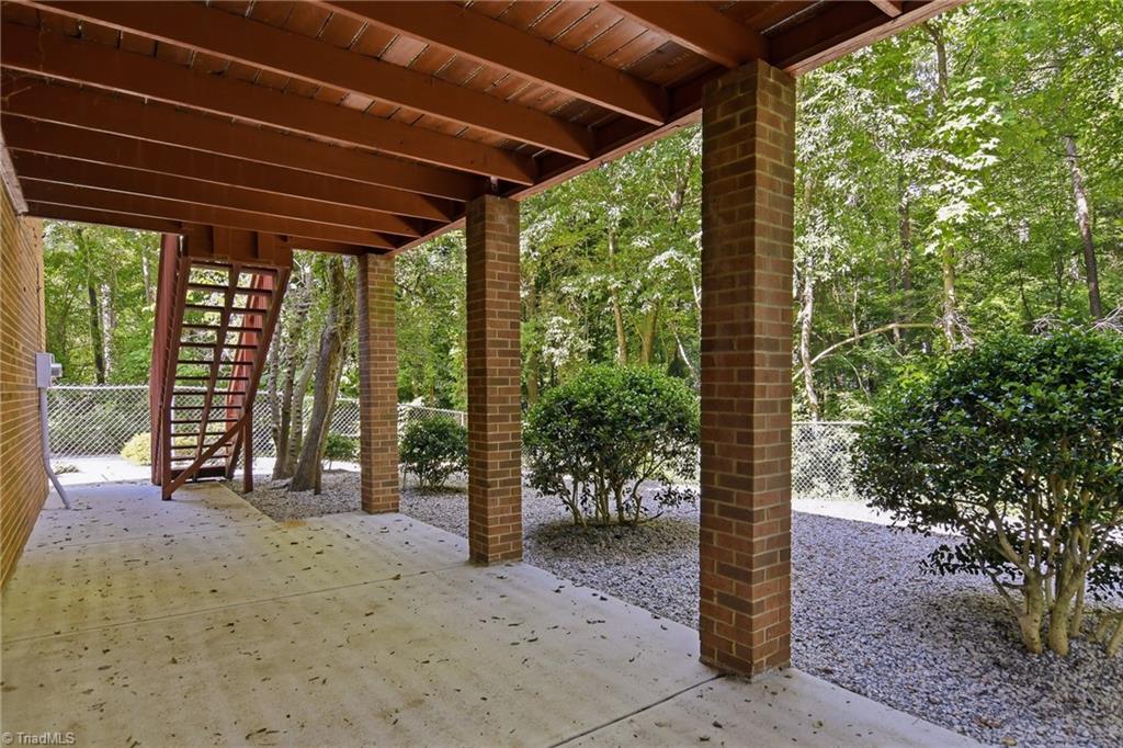 6045 Stone Bluff Drive