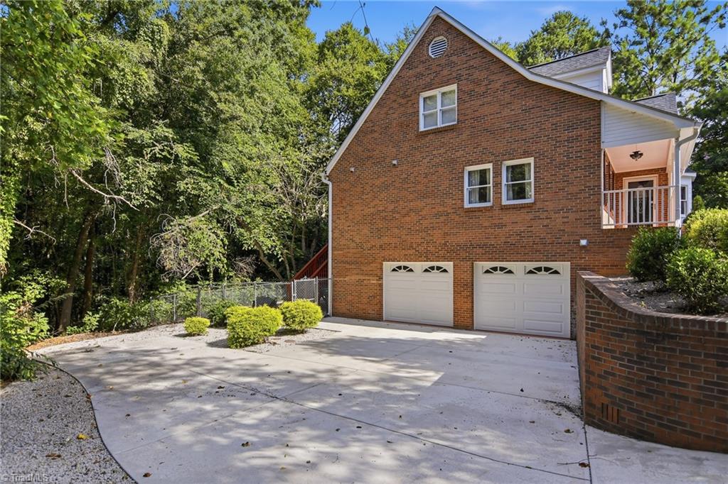6045 Stone Bluff Drive