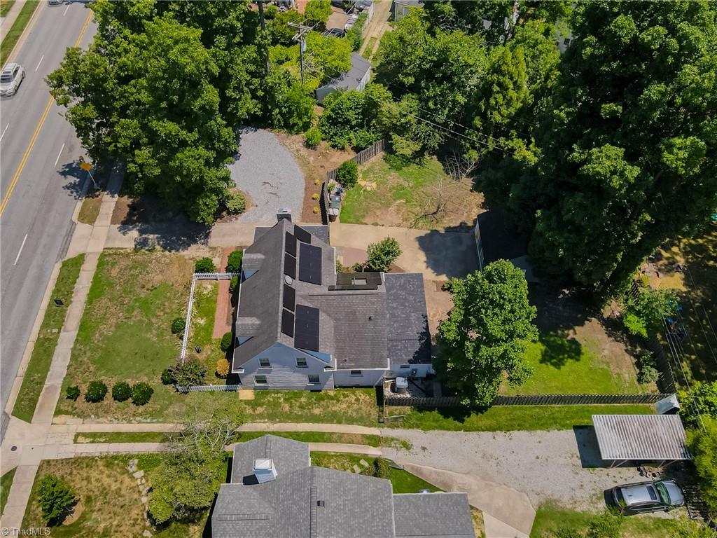 2209 W Friendly Avenue