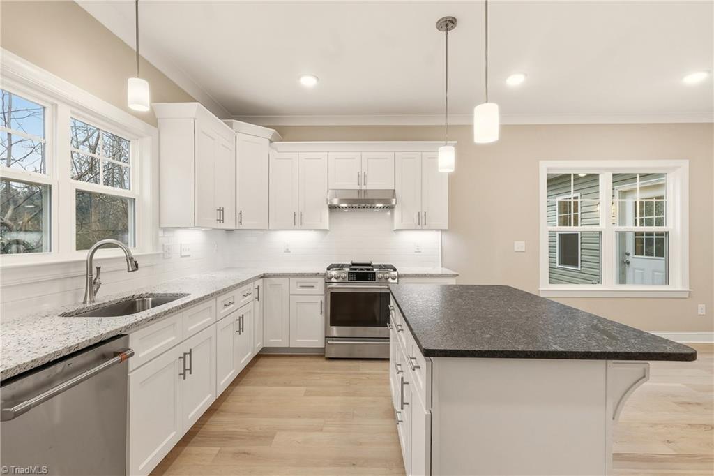 3961 Rookwood Lane, Winston-Salem