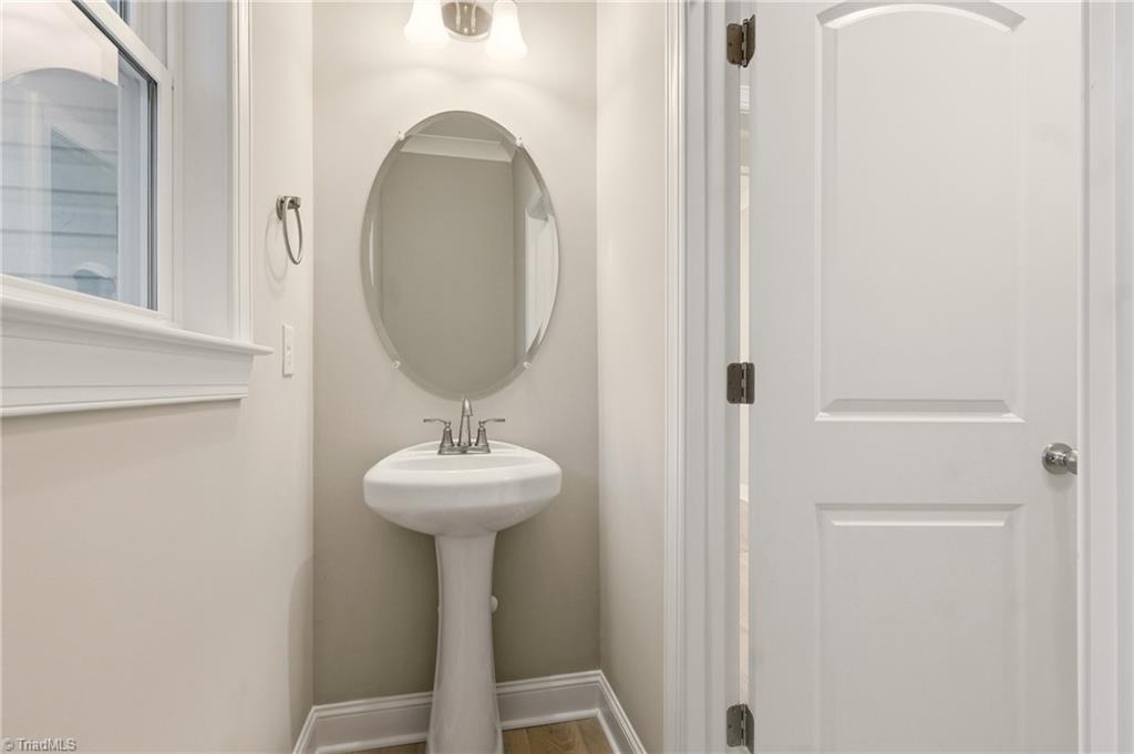 3961 Rookwood Lane, Winston-Salem