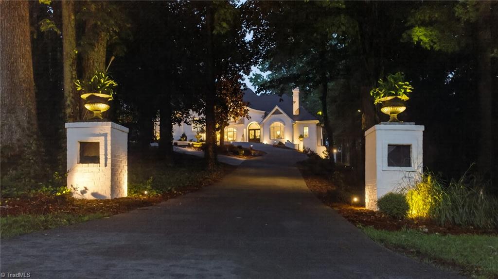 605 Oak Valley Boulevard