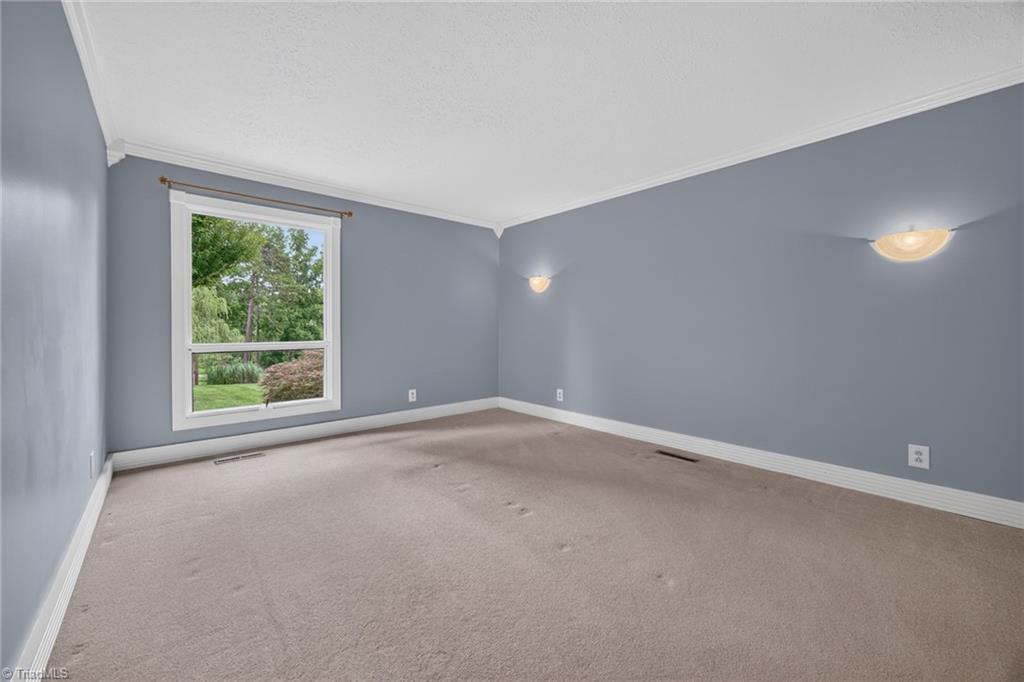 323 Nurse Road