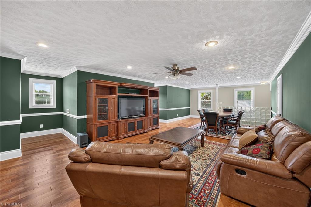 323 Nurse Road