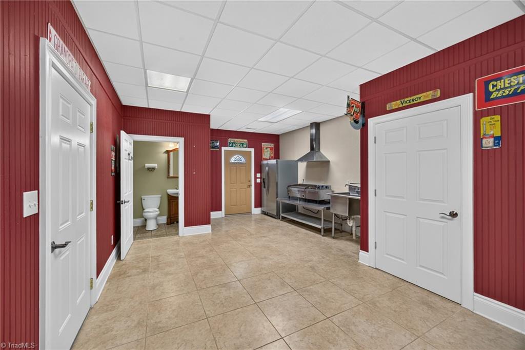 323 Nurse Road