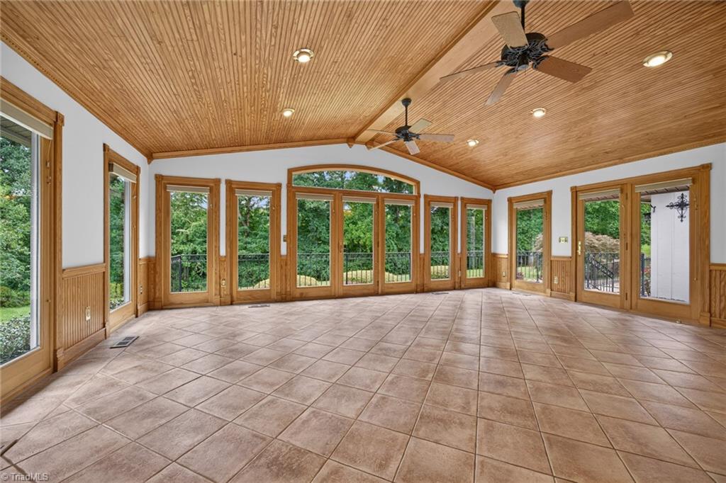 323 Nurse Road