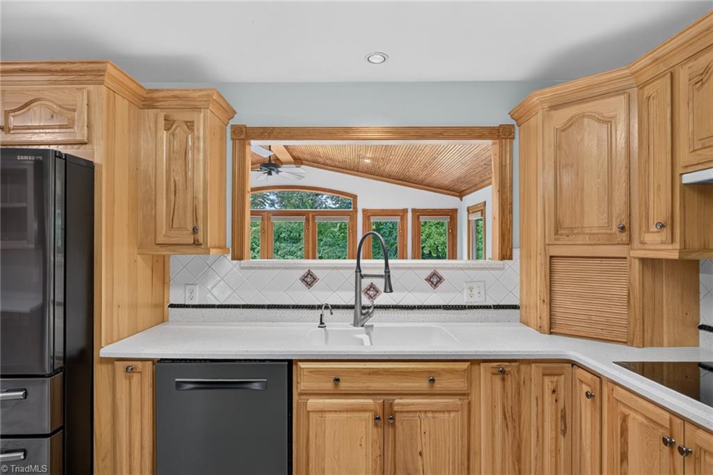 323 Nurse Road