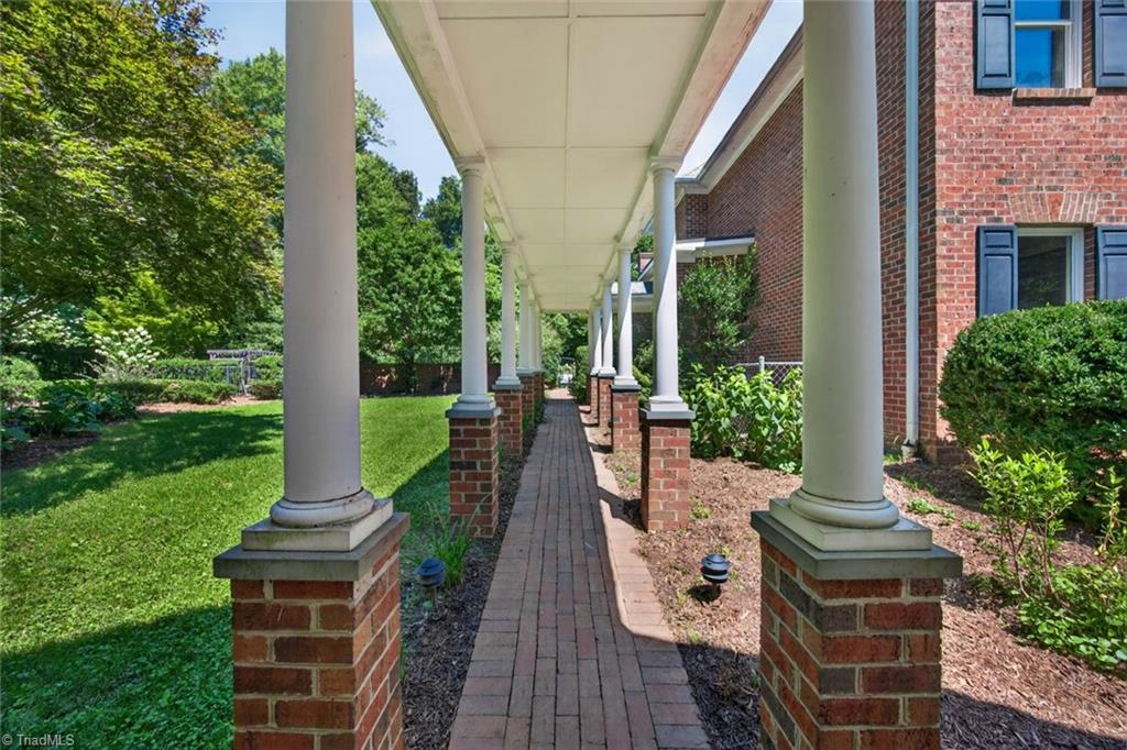 6035 Kempsford Court