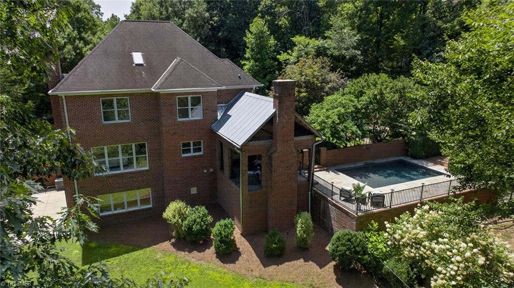 6035 Kempsford Court