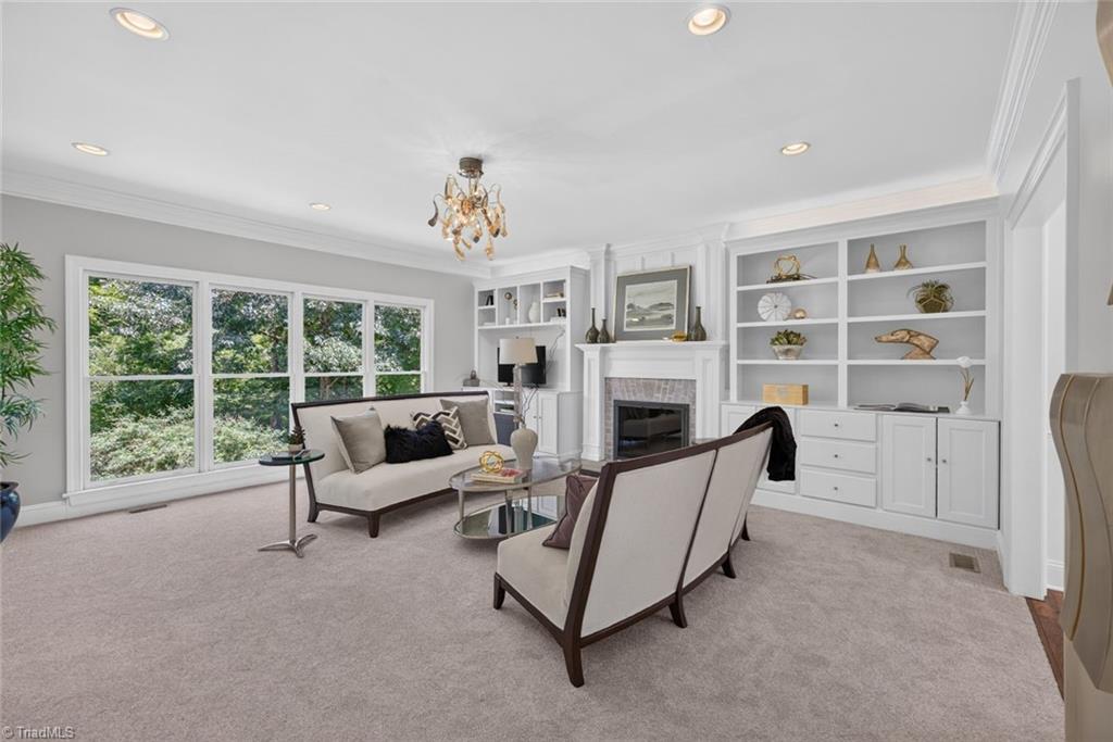 6035 Kempsford Court