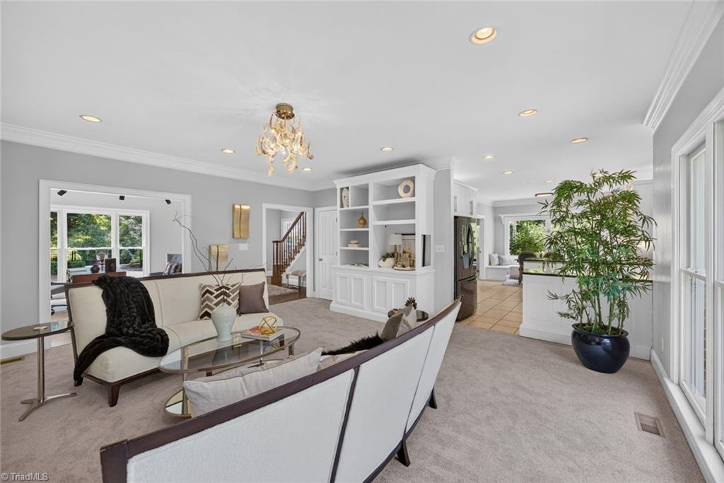 6035 Kempsford Court
