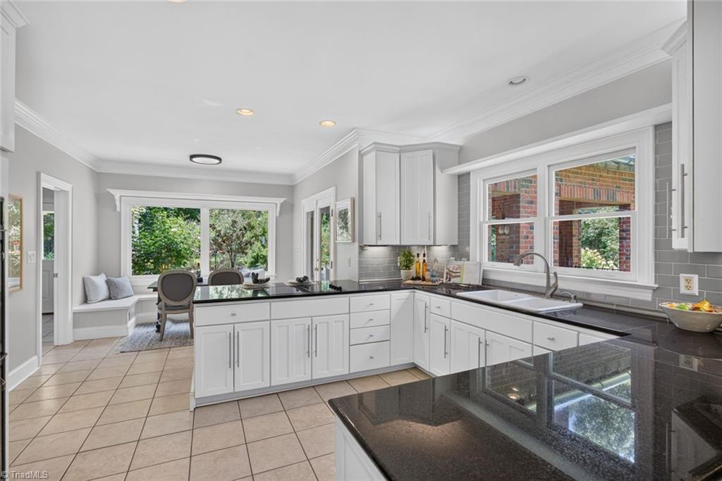 6035 Kempsford Court