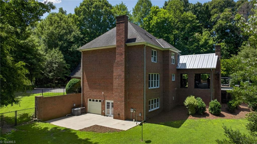 6035 Kempsford Court