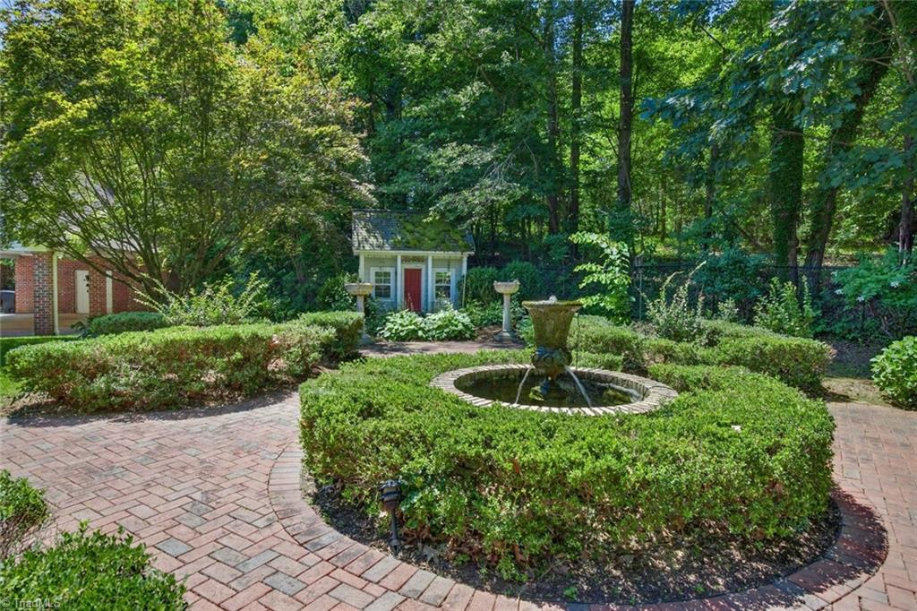 6035 Kempsford Court
