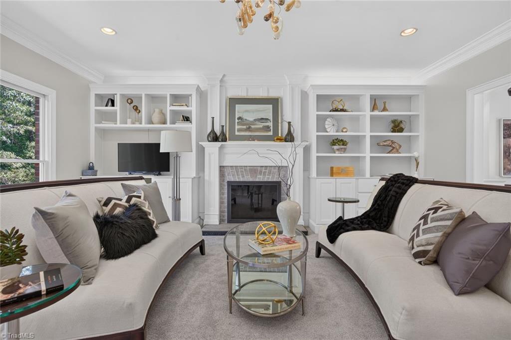 6035 Kempsford Court