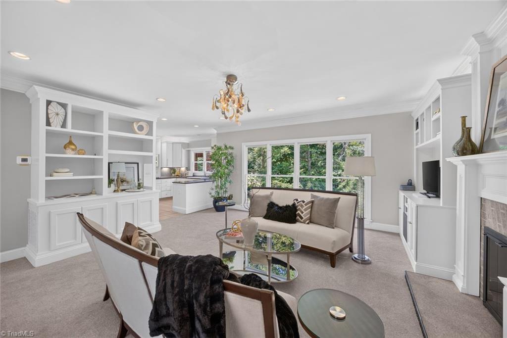 6035 Kempsford Court