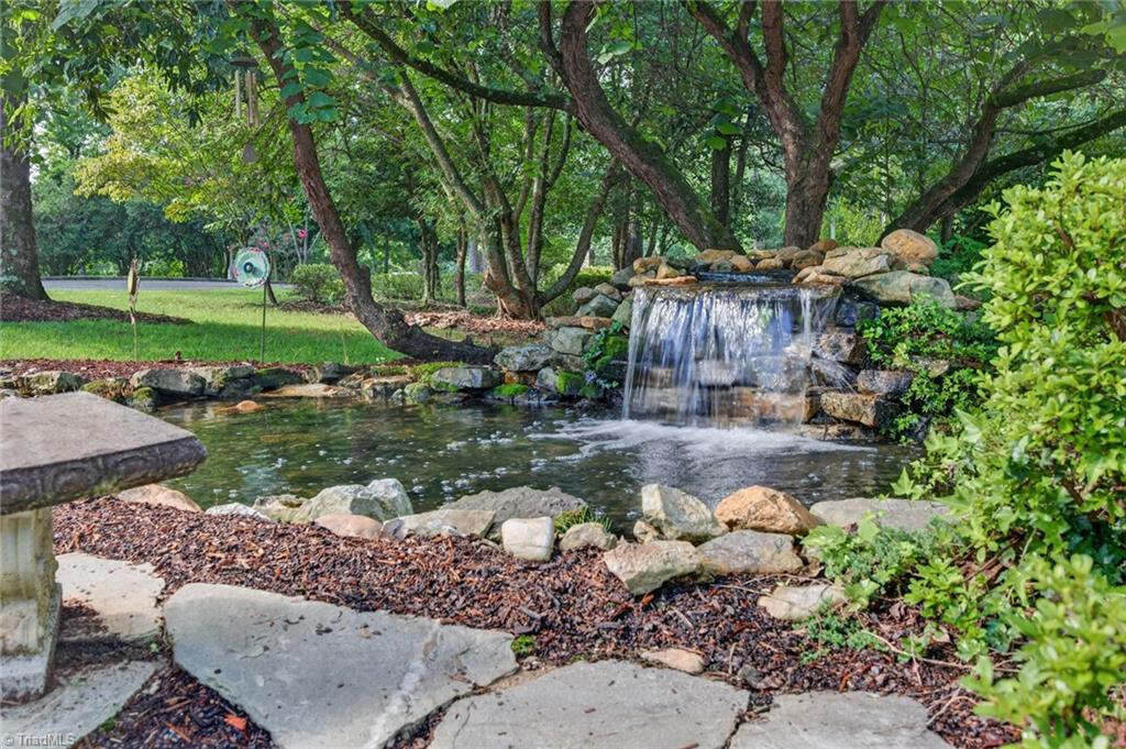 373 Lawrelyn Drive