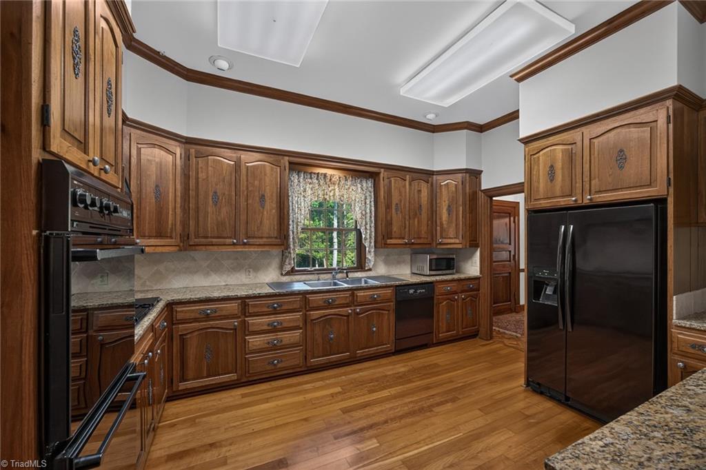 373 Lawrelyn Drive
