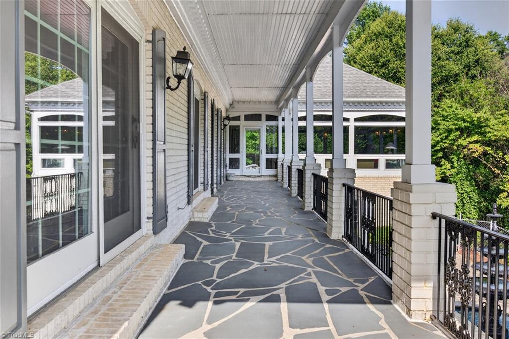 373 Lawrelyn Drive