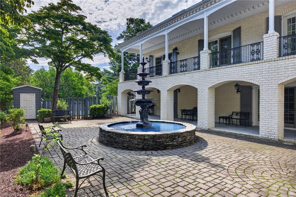 373 Lawrelyn Drive