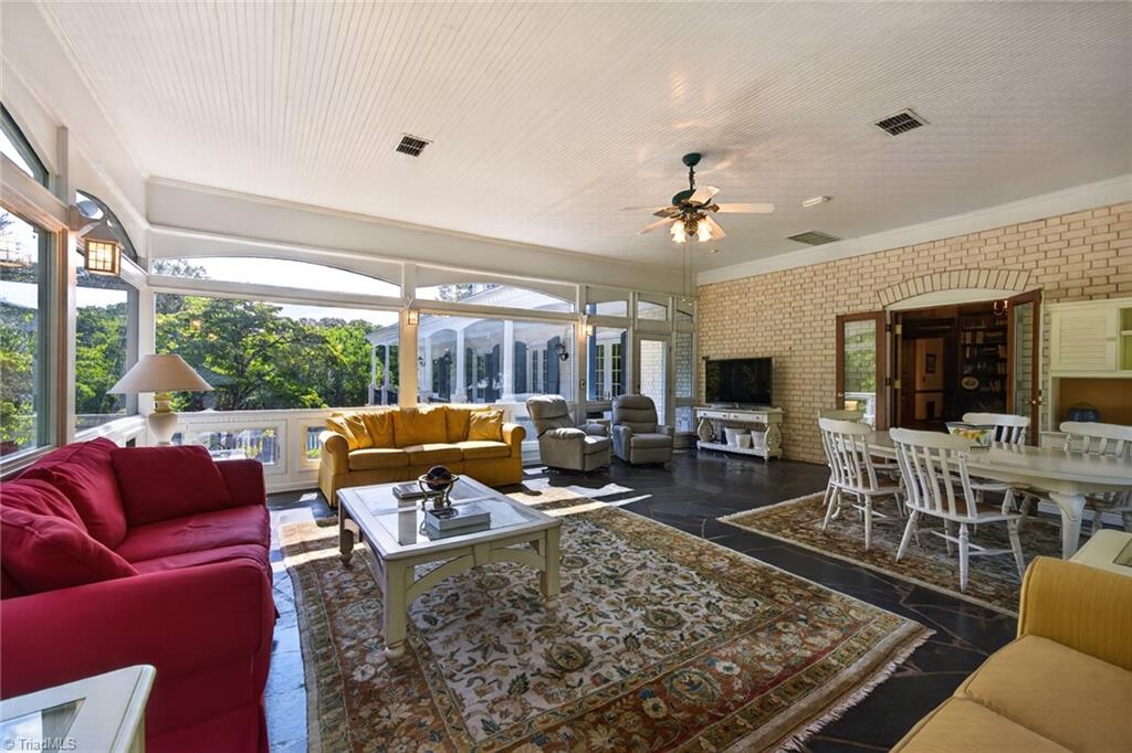 373 Lawrelyn Drive