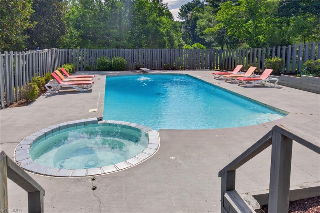 373 Lawrelyn Drive