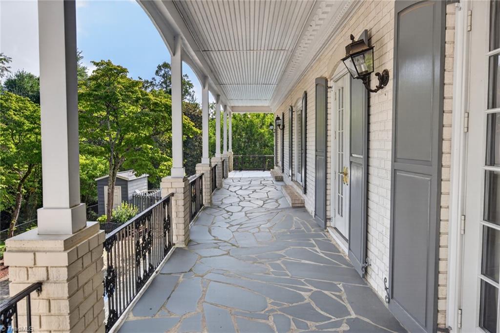 373 Lawrelyn Drive