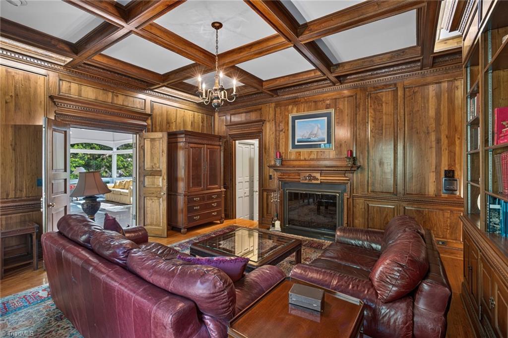 373 Lawrelyn Drive