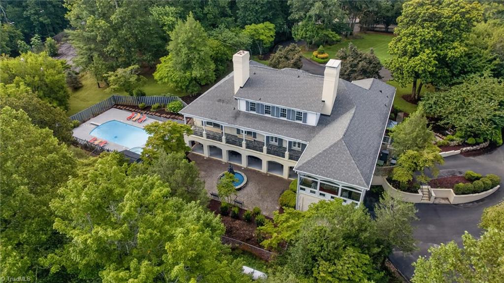 373 Lawrelyn Drive