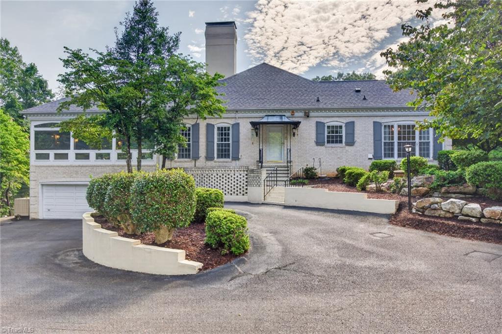 373 Lawrelyn Drive
